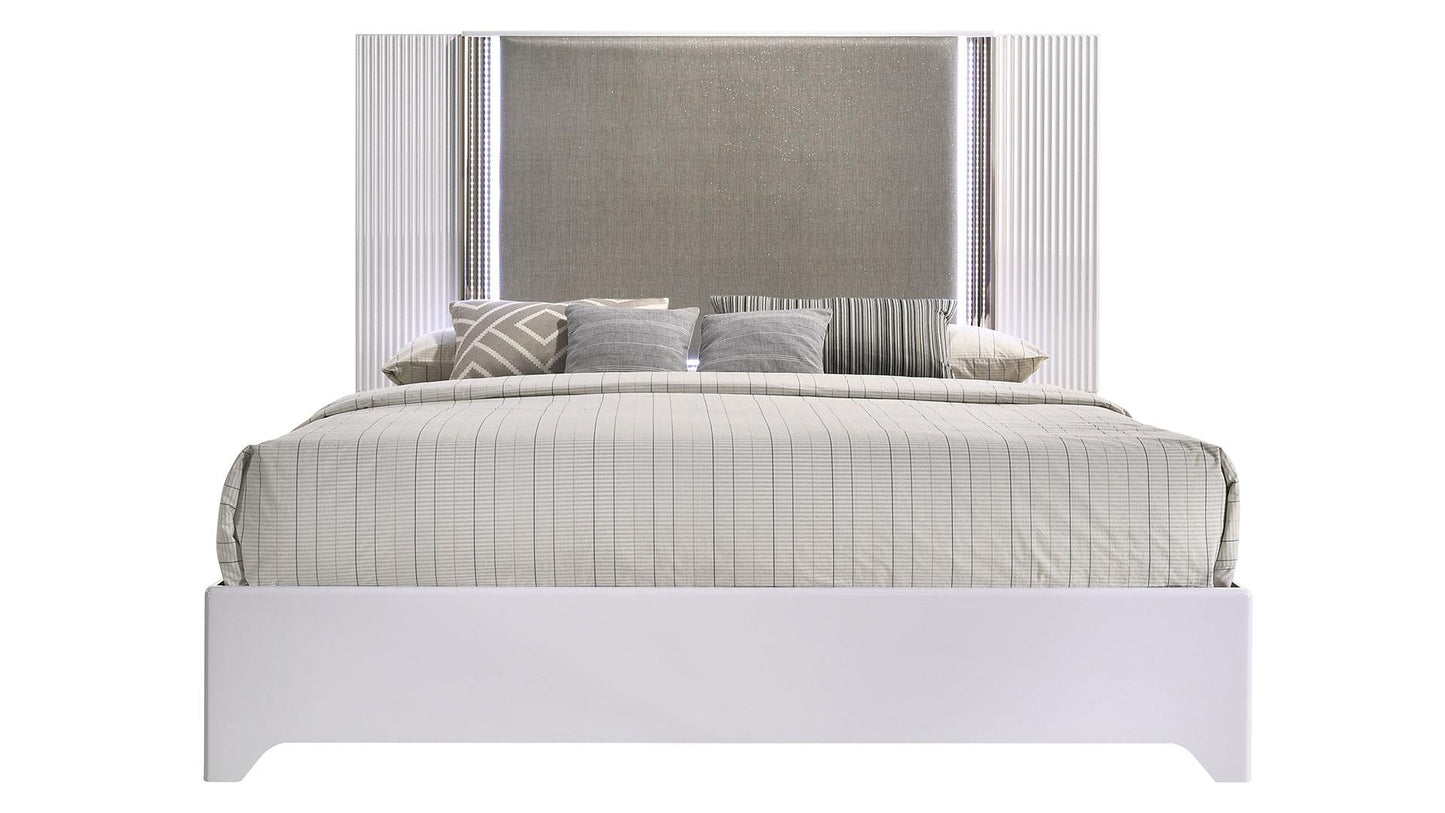 Aspen White Queen Bed (mattress not included)