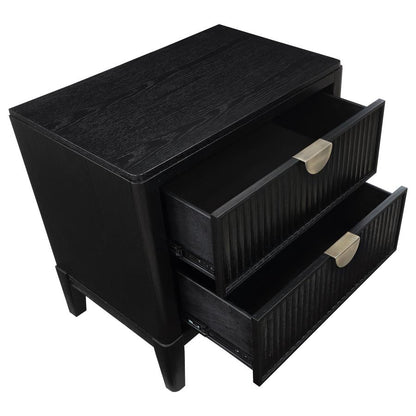 Brookmead 4-piece Queen Bedroom Set Black (Mattress not included)